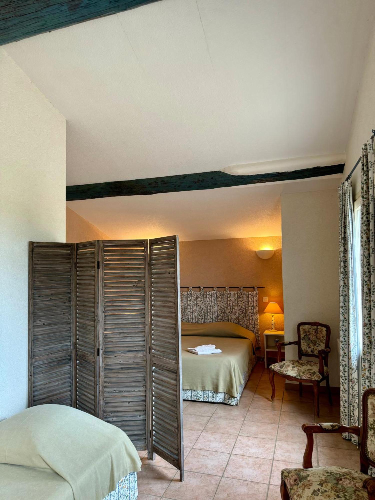 Mas Du Grand Peloux Hotel Port-Saint-Louis-du-Rhone Phòng bức ảnh