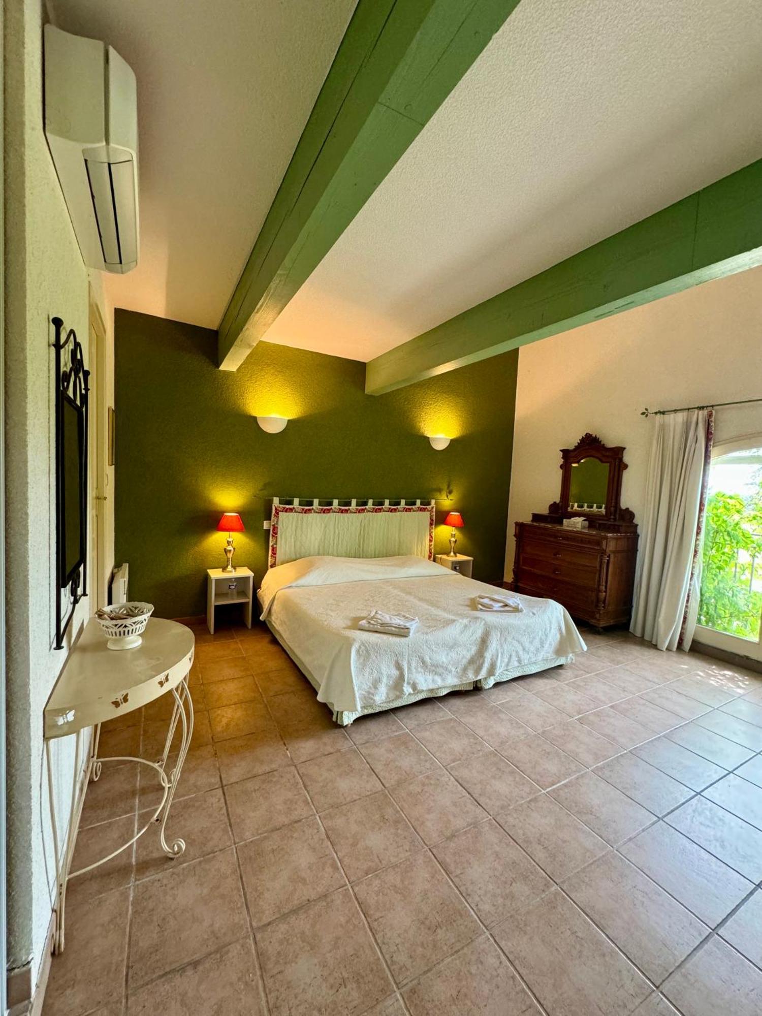 Mas Du Grand Peloux Hotel Port-Saint-Louis-du-Rhone Ngoại thất bức ảnh